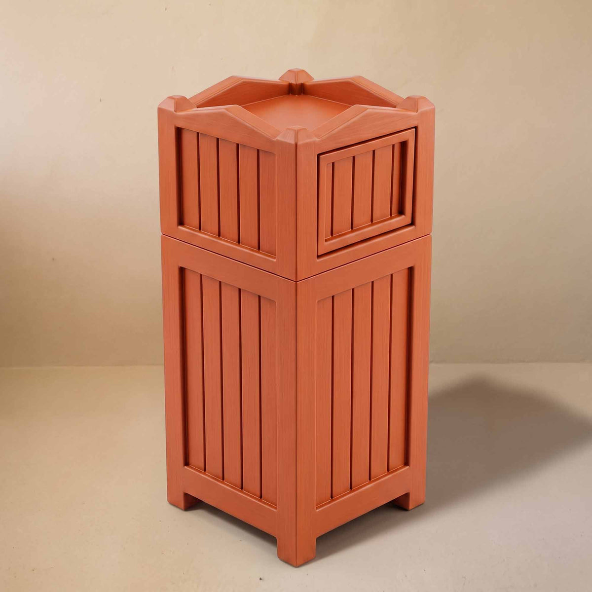 Basurero Mérida Madera Roja con Puerta Vaivén